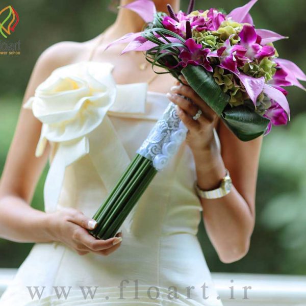 گل آرایی دسته گل عروس